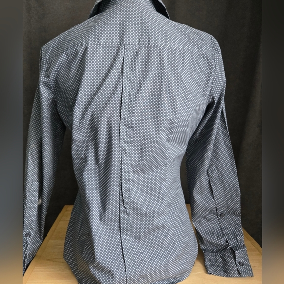 Women's Gray Button-Up Blouse - Picture 3 of 9